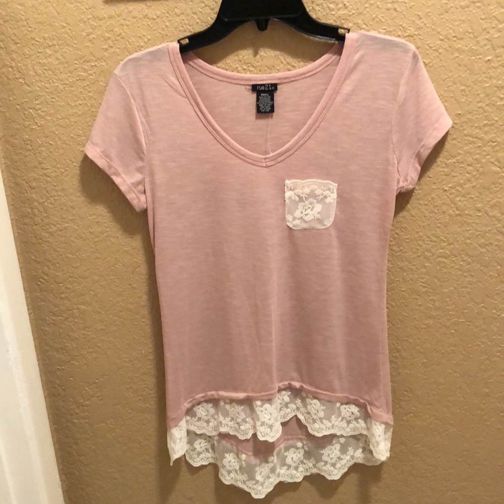 NWT Rue 21 lace detail top. Romantic look but simple. Dusty Rose. Very cute.